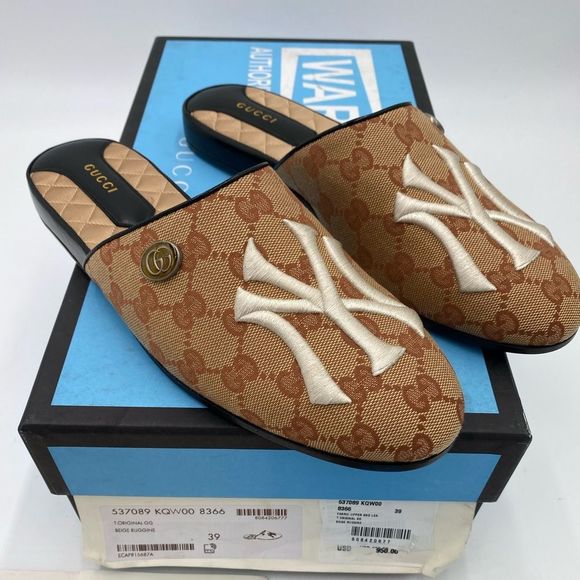 Gucci Shoes - - Women’s Gucci Yankee GG Supreme canvas slides size 39 made In Italy